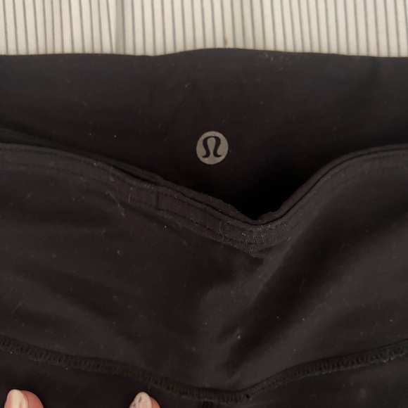 Lululemon Wunder Under leggings size 6 reversible! - Picture 3 of 9